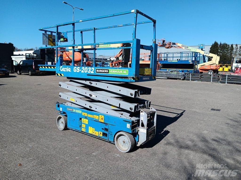 Genie GS2032 Šķerveida pacēlāji