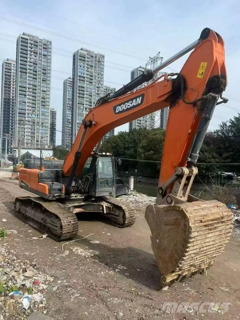 Doosan DX420LC Kāpurķēžu ekskavatori