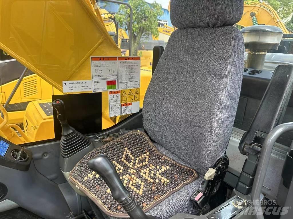 Komatsu PC 220 Kāpurķēžu ekskavatori