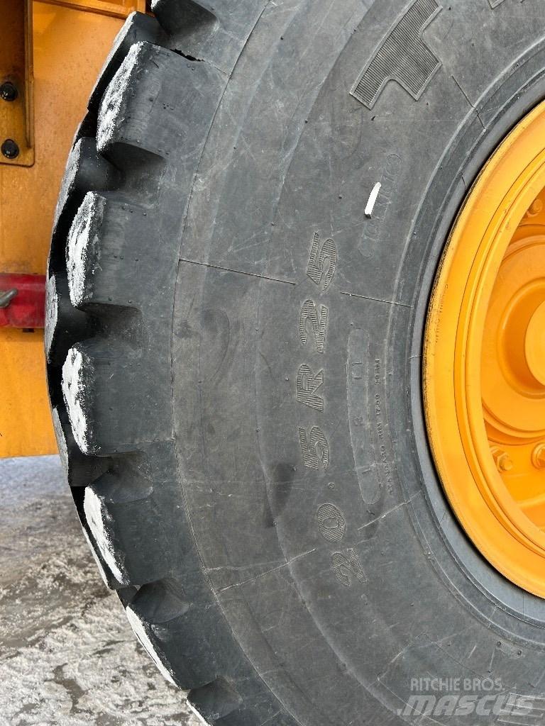 Hyundai HL 940 Iekrāvēji uz riteņiem