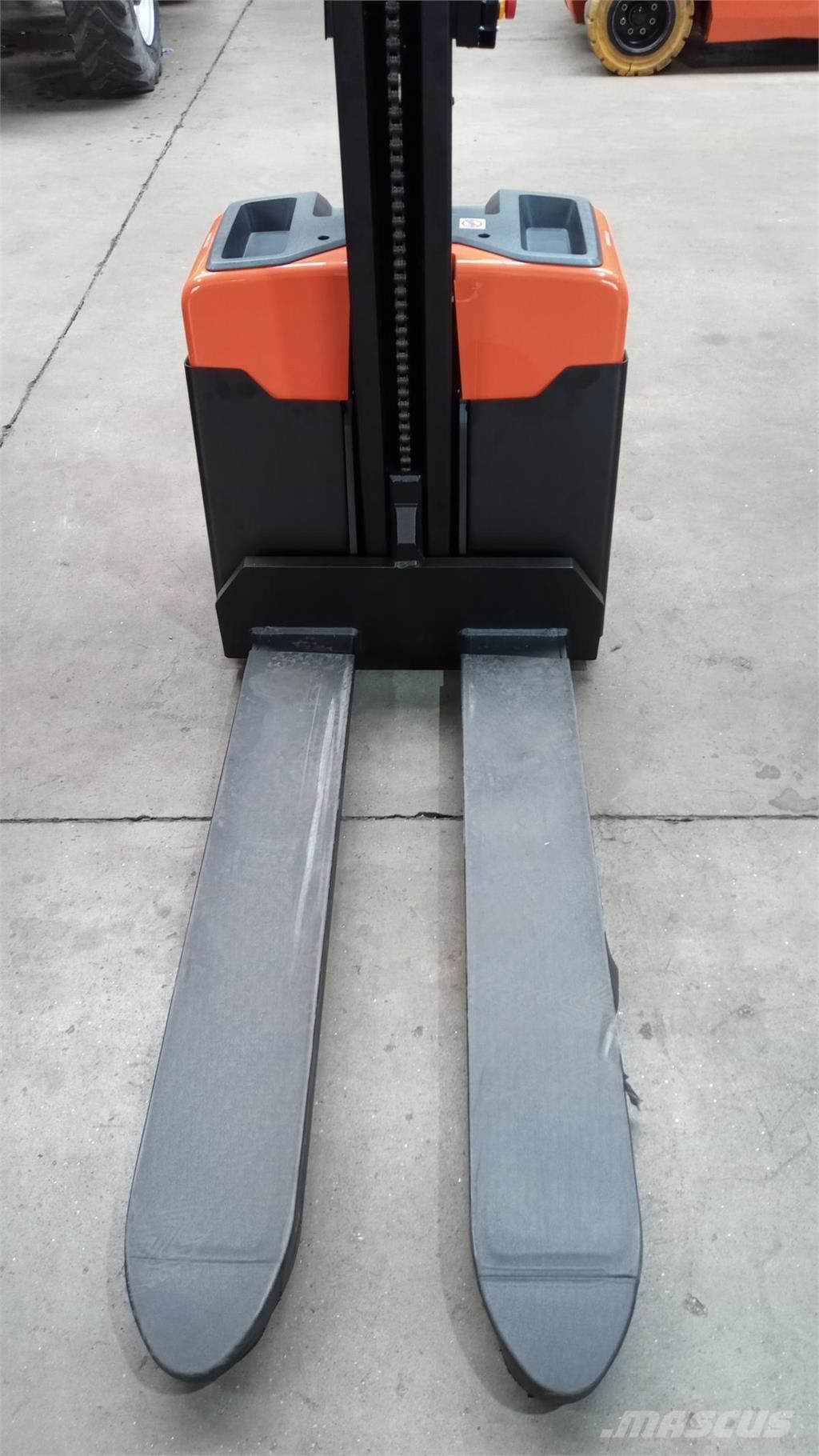 Toyota HWE100 Pašgājēji krautnētāji