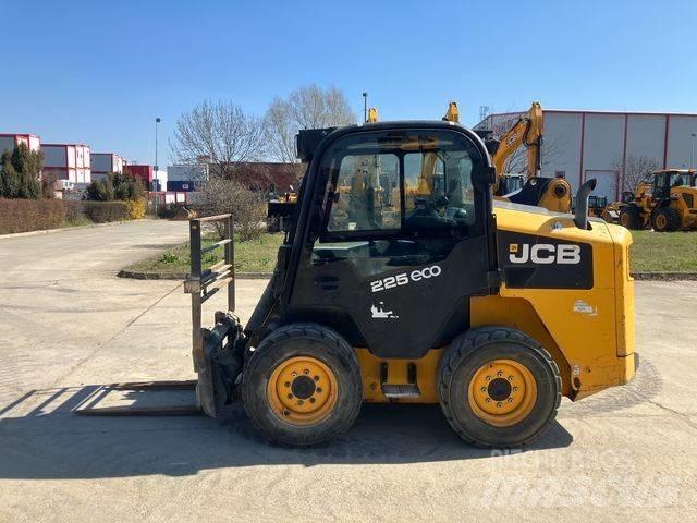 JCB 225 Lietoti riteņu kompaktiekrāvēji