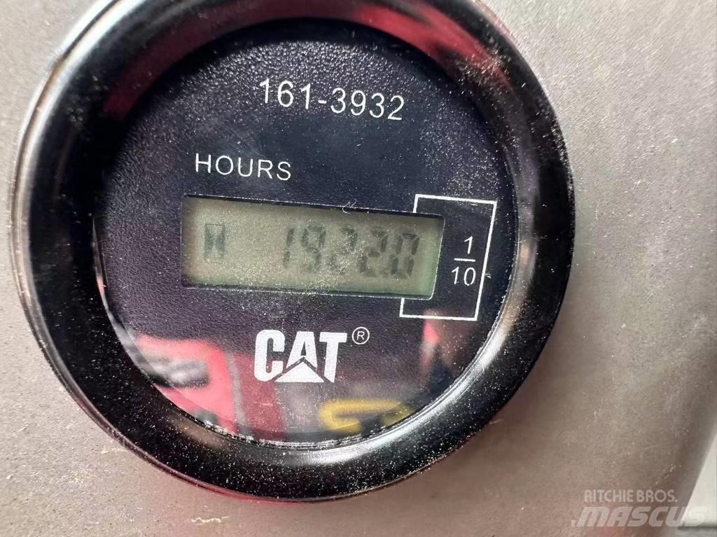 CAT 320 D Kāpurķēžu ekskavatori