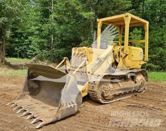 CAT 951C Kāpurķēžu iekrāvēji