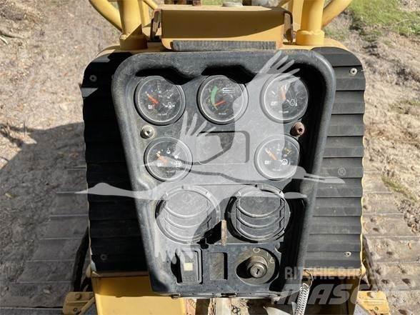 CAT D3G XL Kāpurķēžu buldozeri