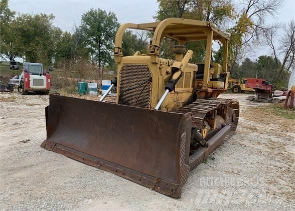 CAT D6C Kāpurķēžu buldozeri