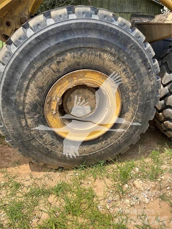 Komatsu HM400 Artikulētie pašizgāzēji