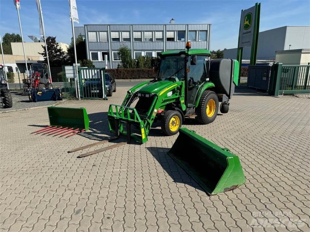 John Deere 3720 Kompaktie traktori