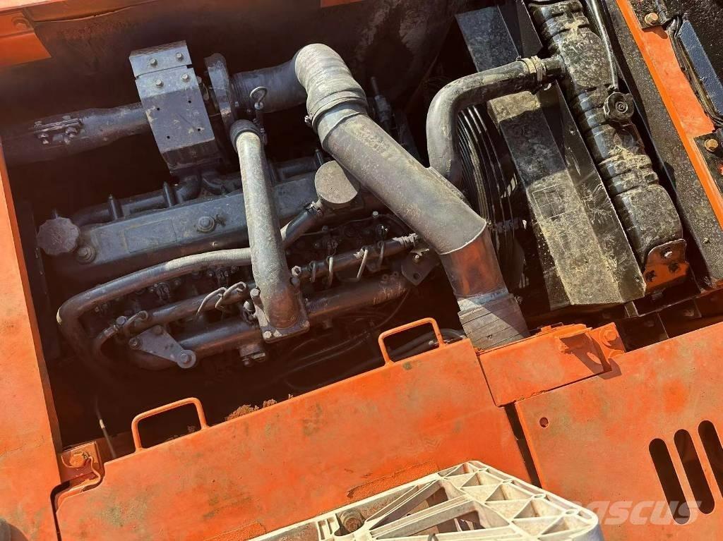 Doosan 150 W-7 Ekskavatori uz riteņiem