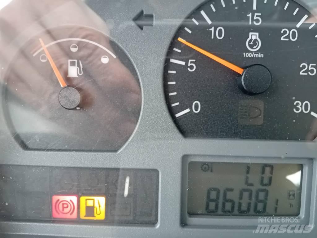 Valtra T 171 Traktori