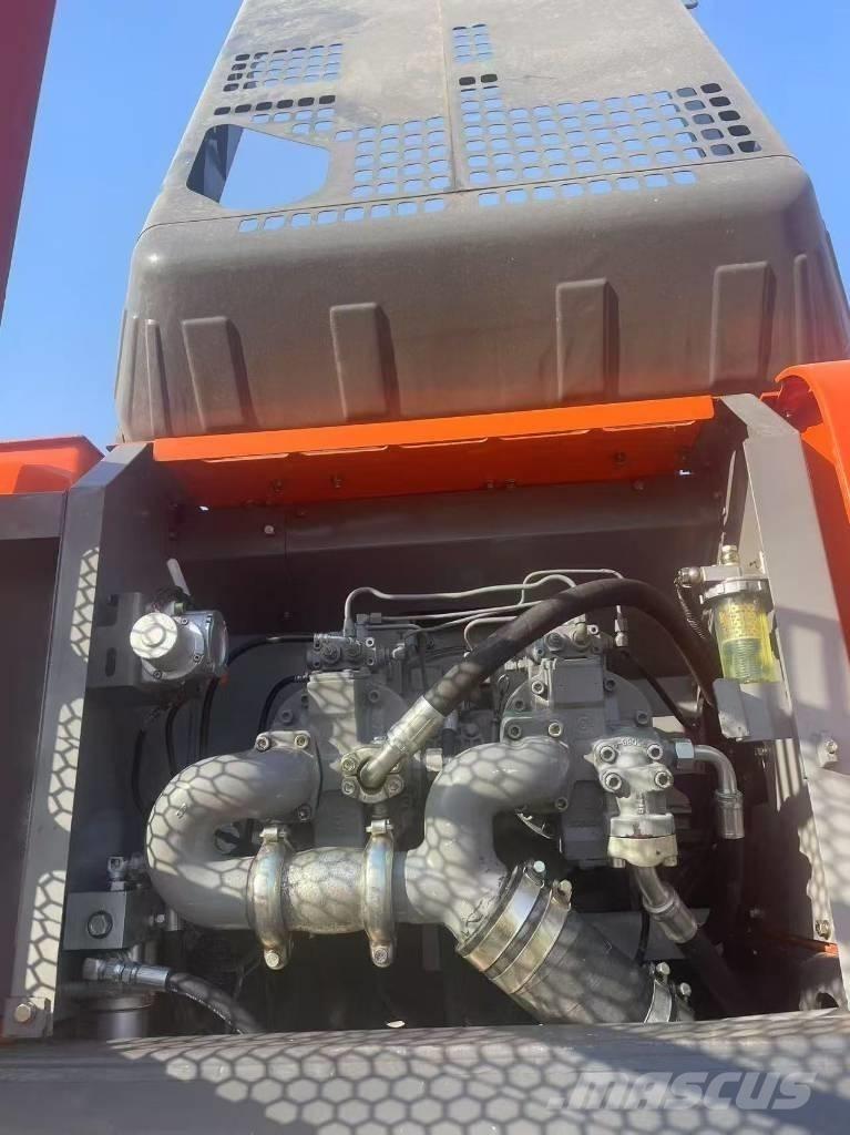 Hitachi ZX 350 Kāpurķēžu ekskavatori