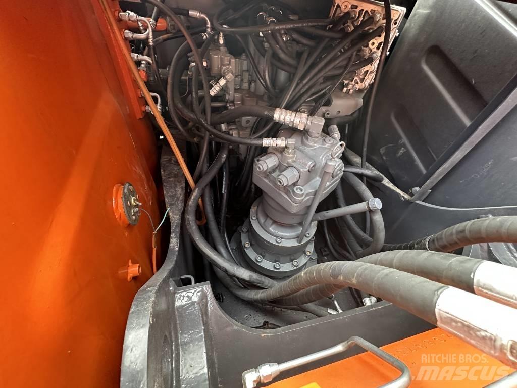 Hitachi ZX 120 Kāpurķēžu ekskavatori