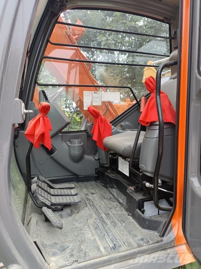 Hitachi ZX 80 Vidēja lieluma ekskavatori 7 t - 12 t