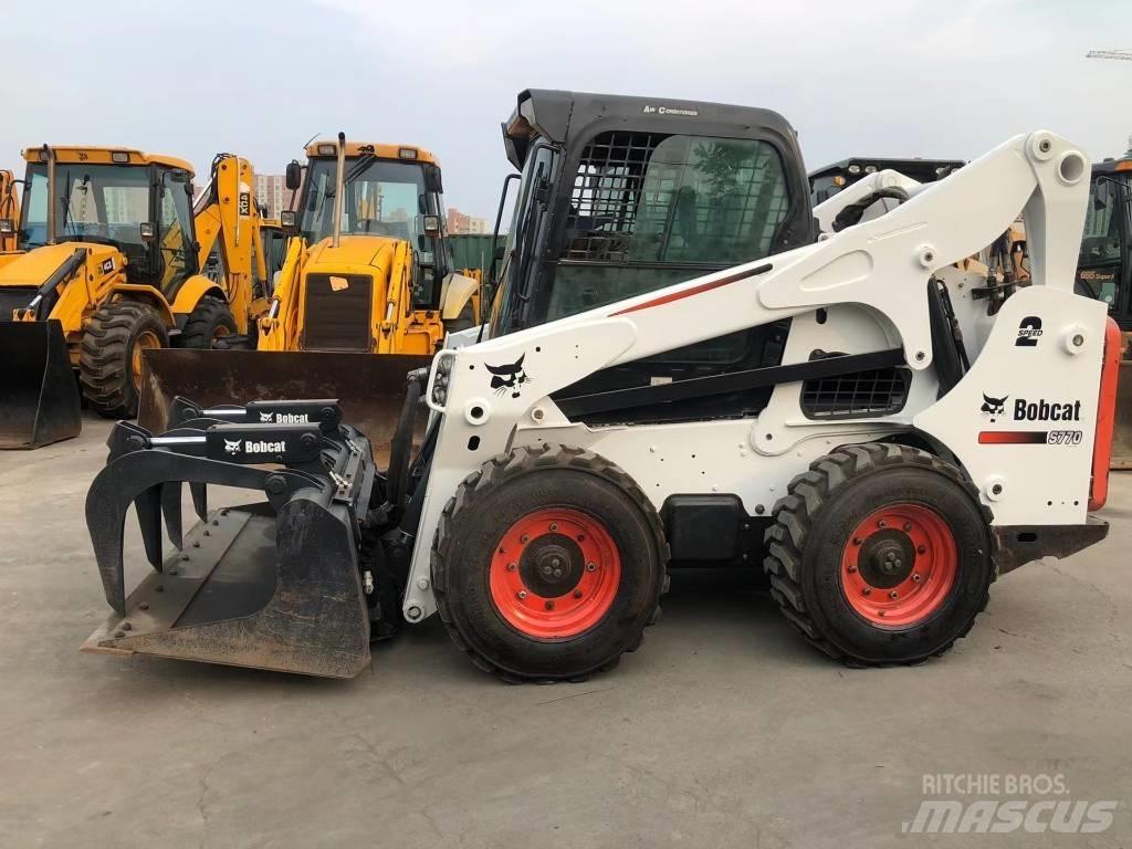 Bobcat S770 Lietoti riteņu kompaktiekrāvēji