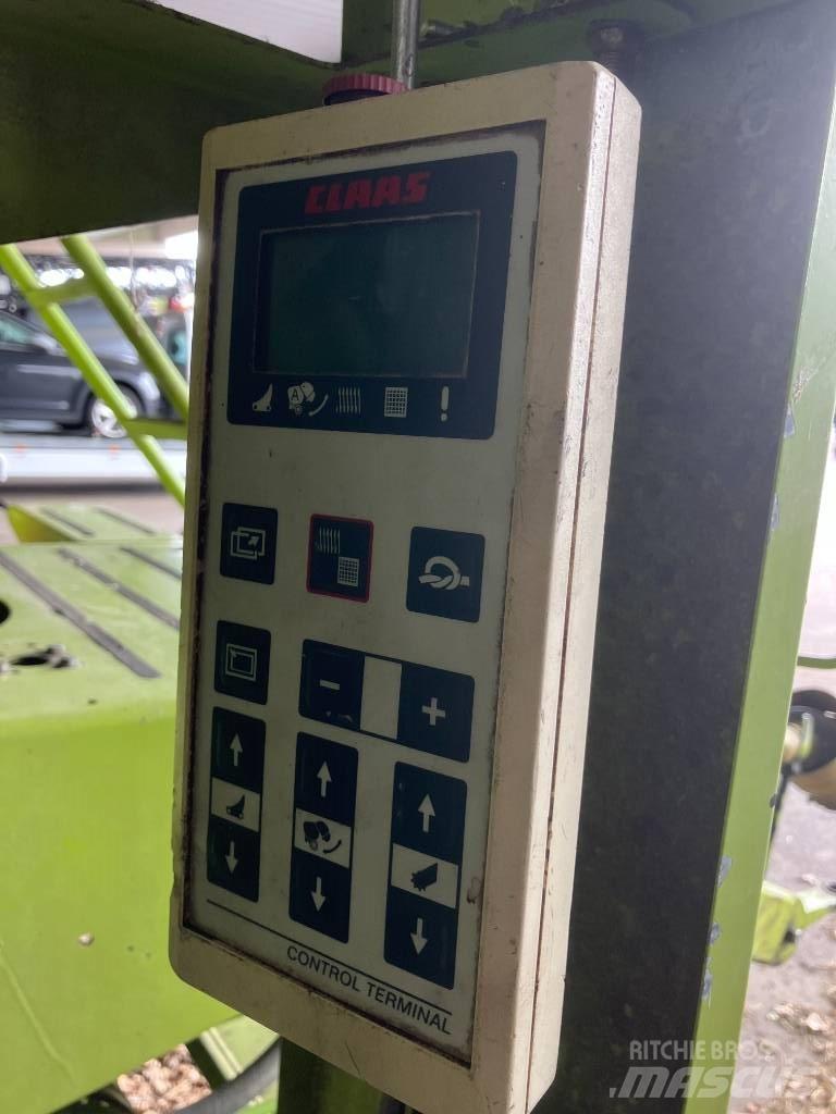 CLAAS Rollant 255 RC Rituļu preses