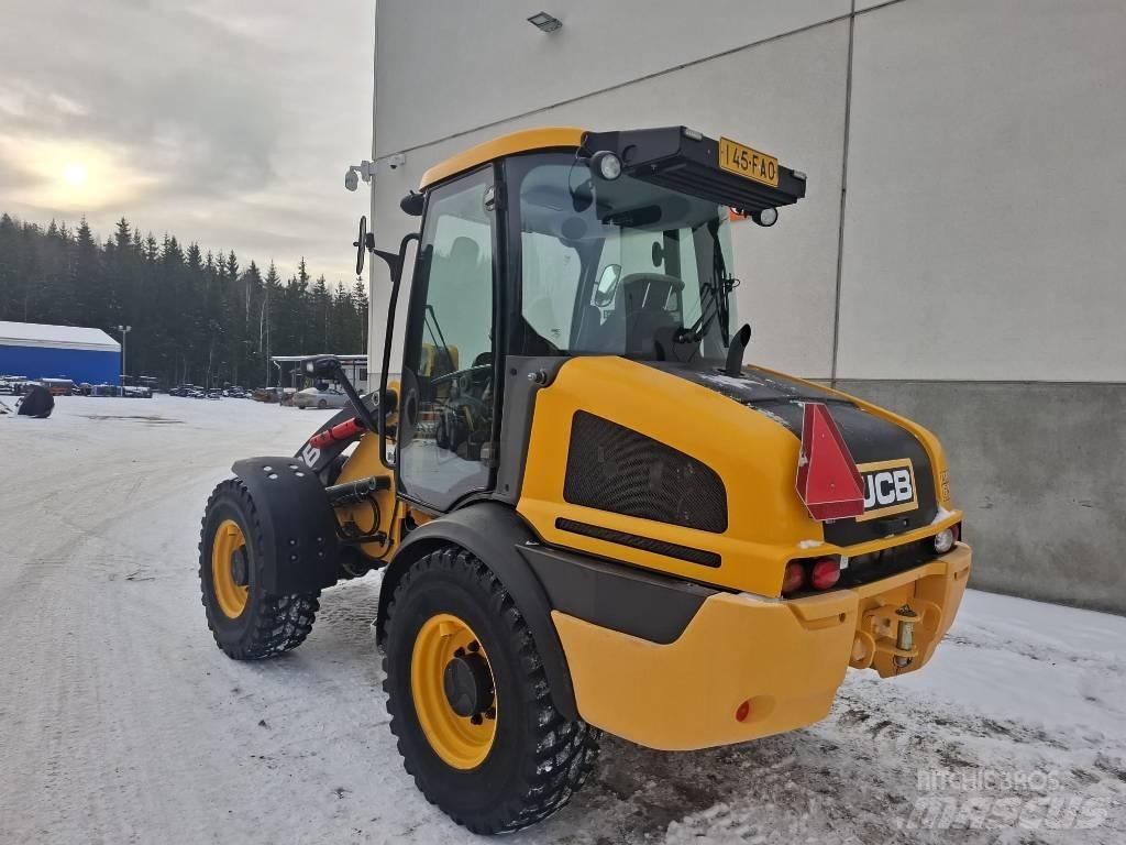 JCB 409 Iekrāvēji uz riteņiem