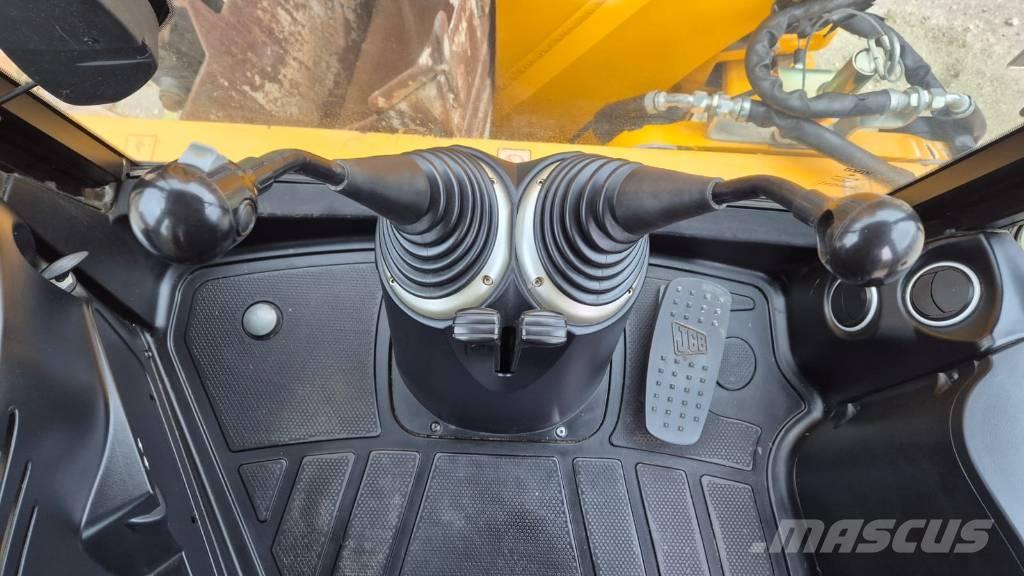 JCB 4 CX Ekskavatori-iekrāvēji