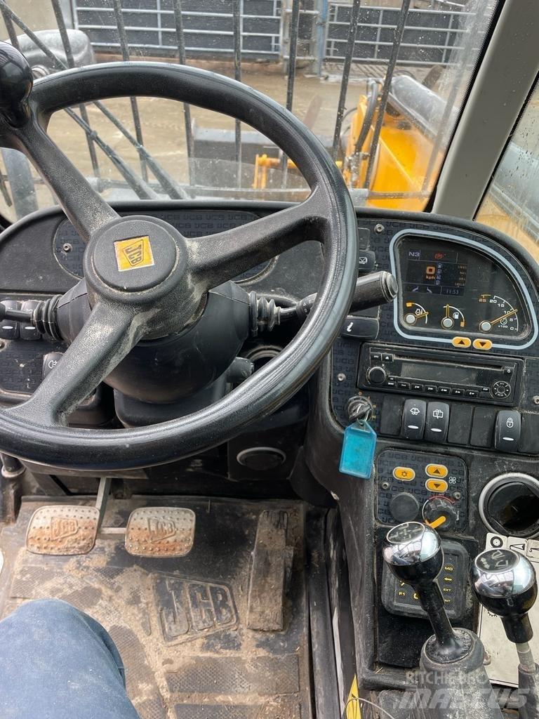 JCB 535 V 140 Teleskopiskie manipulatori