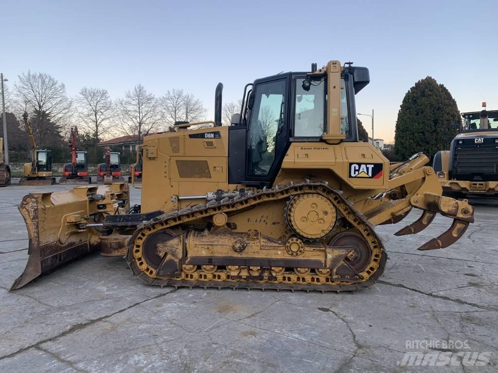 CAT D 6 N XL Kāpurķēžu buldozeri