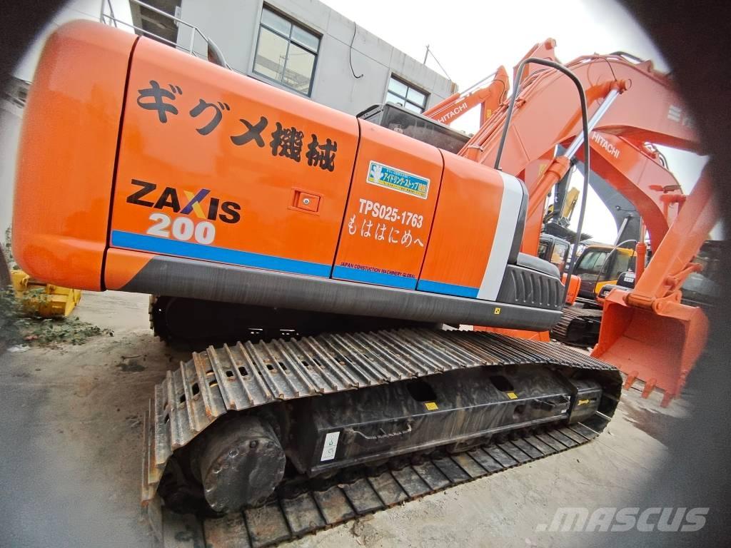 Hitachi ZAXIS 200-3G Kāpurķēžu ekskavatori