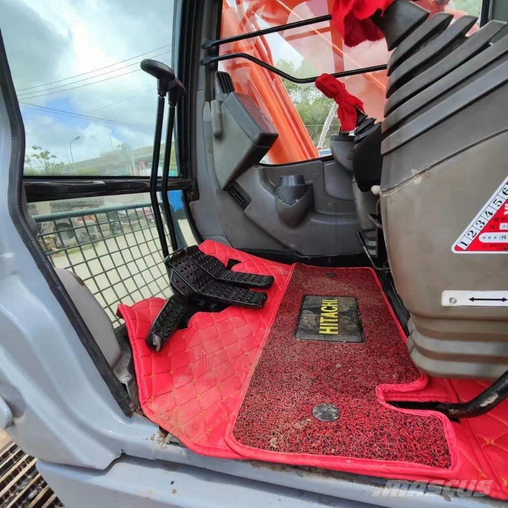 Hitachi ZAXIS 200-3G Kāpurķēžu ekskavatori