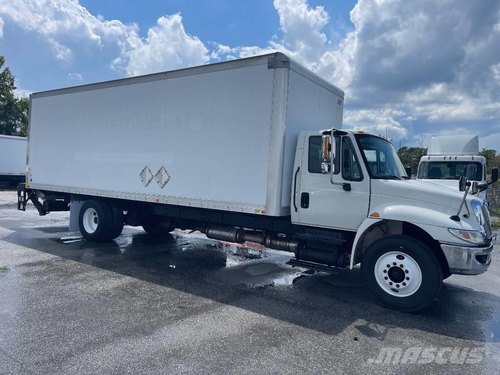 International 4300 Furgons