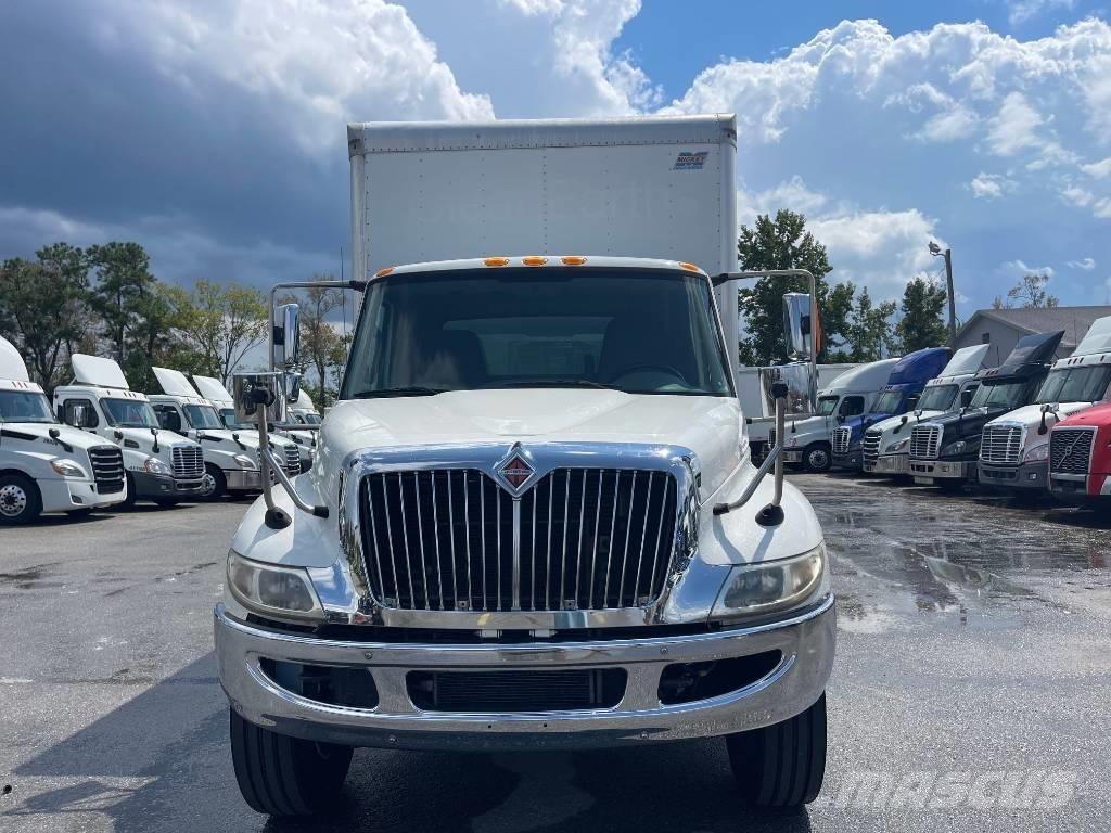 International 4300 Furgons