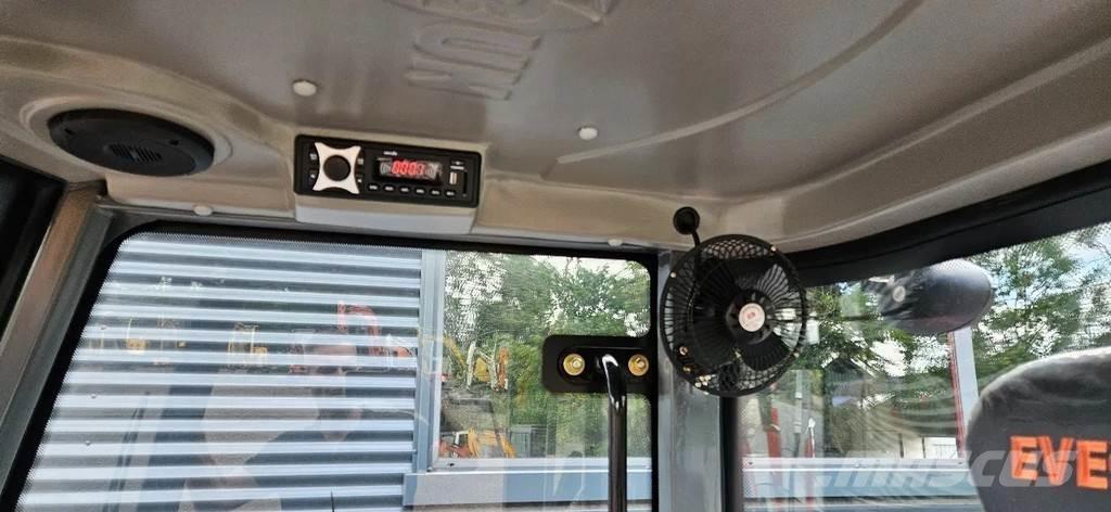 Everun ER 16 Iekrāvēji uz riteņiem