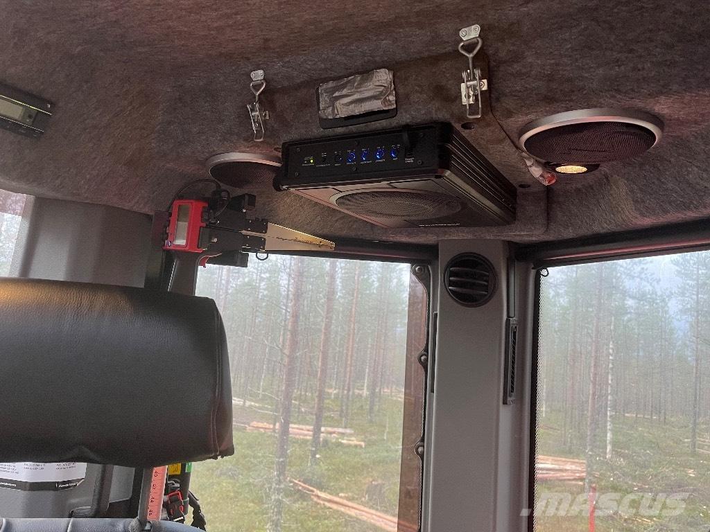 Komatsu 931 Harvesteri