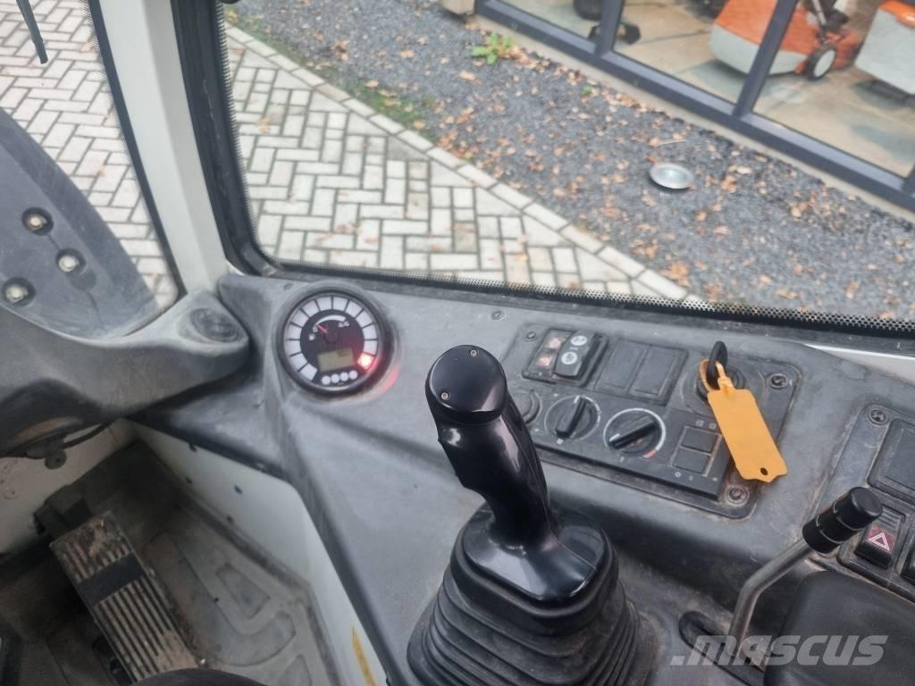 Liebherr l506c Iekrāvēji uz riteņiem