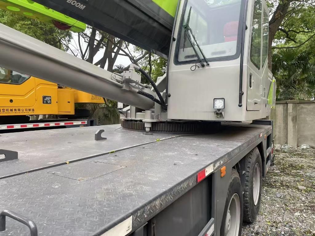 Zoomlion 25 T Visurgājēji celtņi