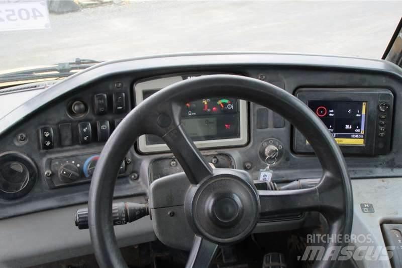 CAT 730C2 Artikulētie pašizgāzēji