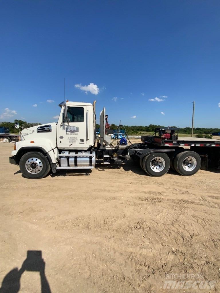 Western Star 4700 Vilcēji