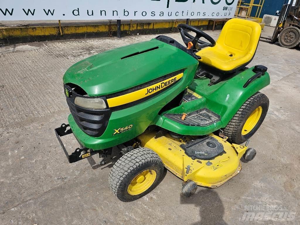 John Deere X 540 Kompaktie traktori