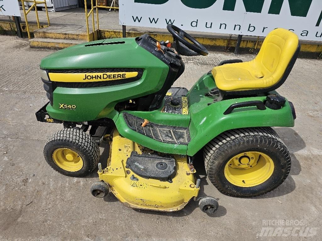 John Deere X 540 Kompaktie traktori