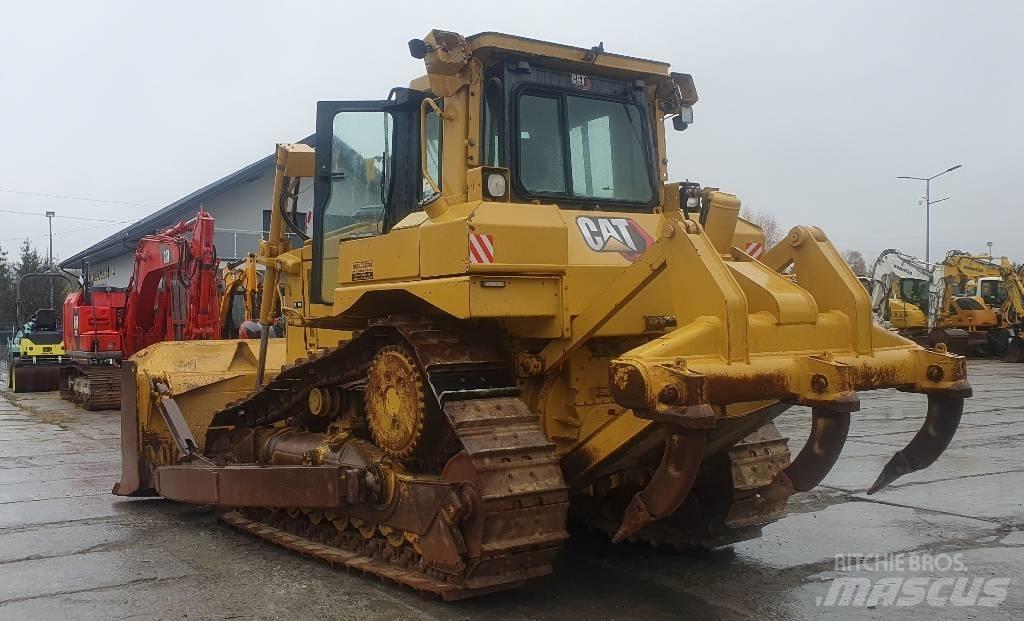 CAT D 6 T XL Kāpurķēžu buldozeri