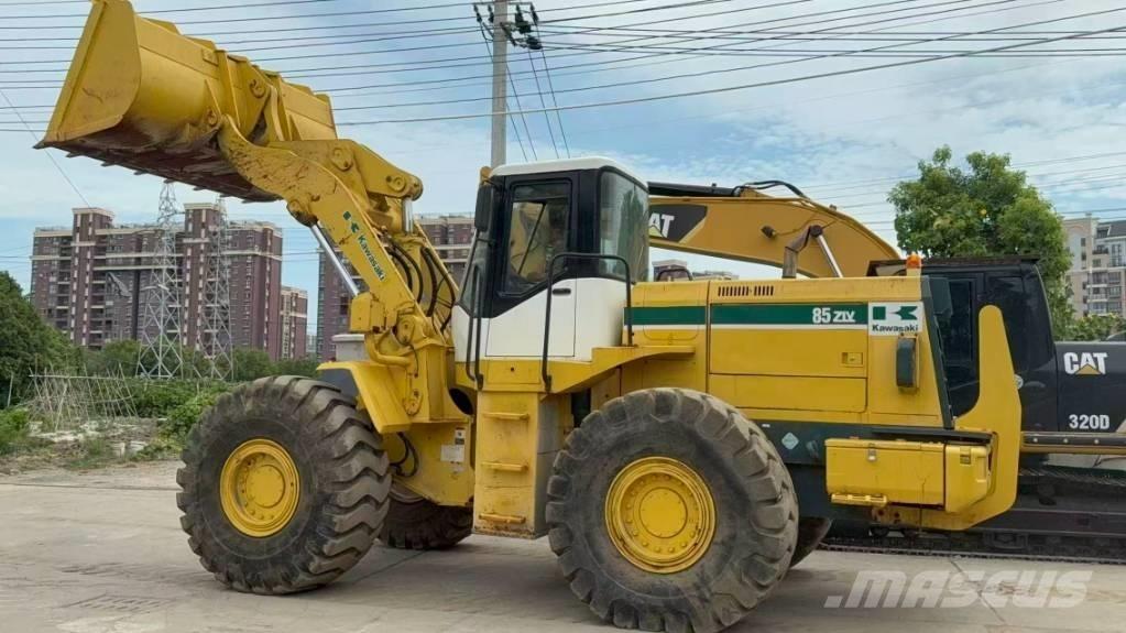 Kawasaki 85 Z Iekrāvēji uz riteņiem