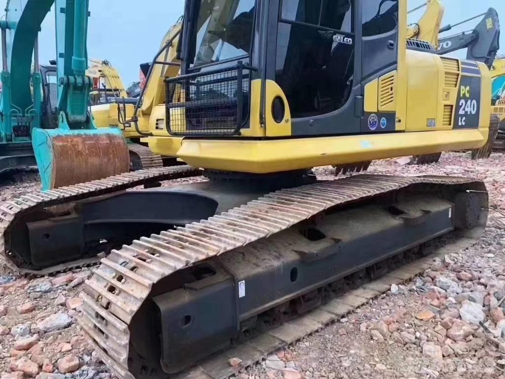 Komatsu PC 240 Kāpurķēžu ekskavatori