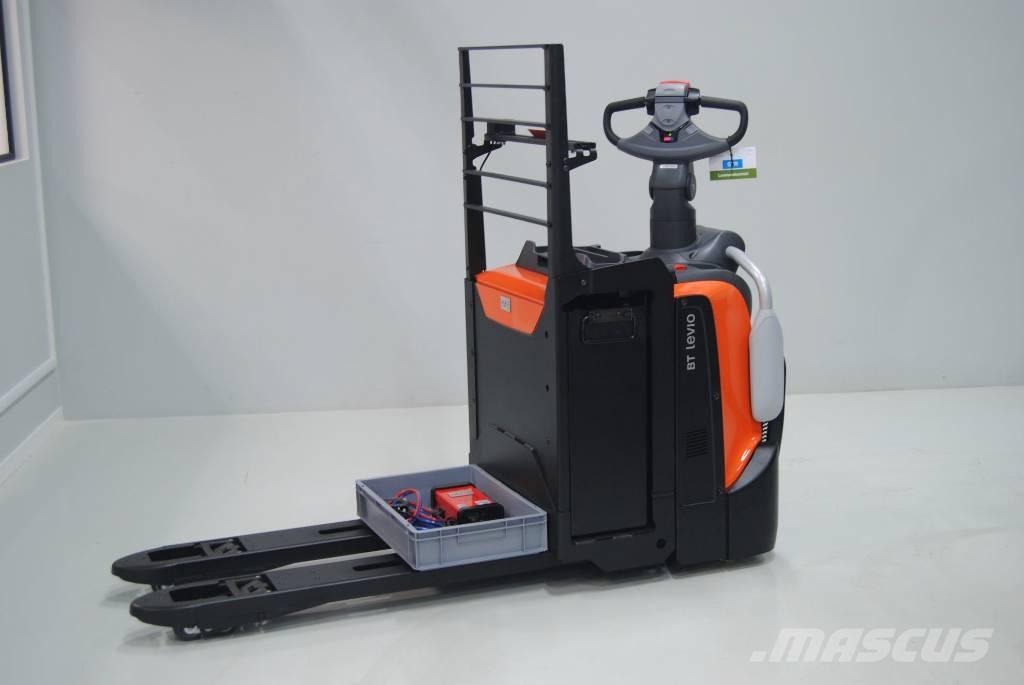 Toyota LPE250 Hidrauliskās stalažas ar platformu