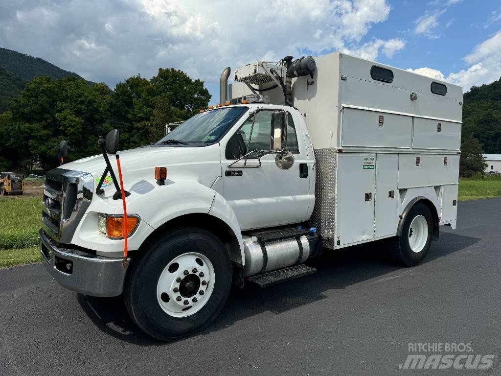 Ford F 650 Vieglais kravas automobilis/izkraušana no sāniem
