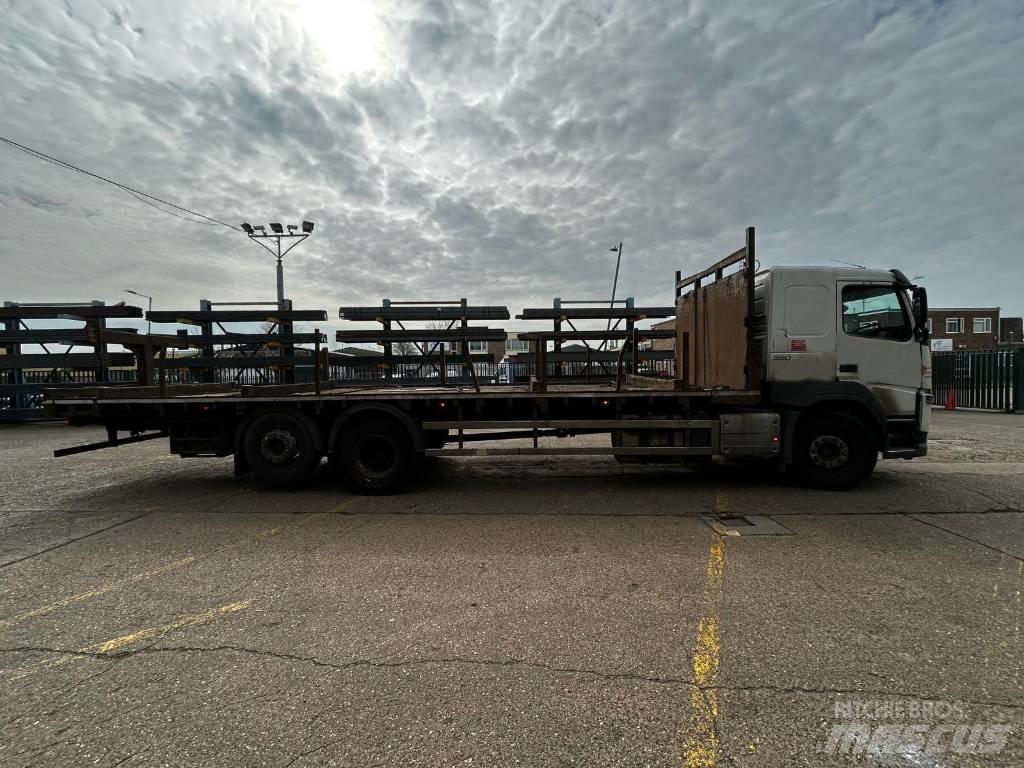 Volvo FM 330 Platformas/izkraušana no sāniem