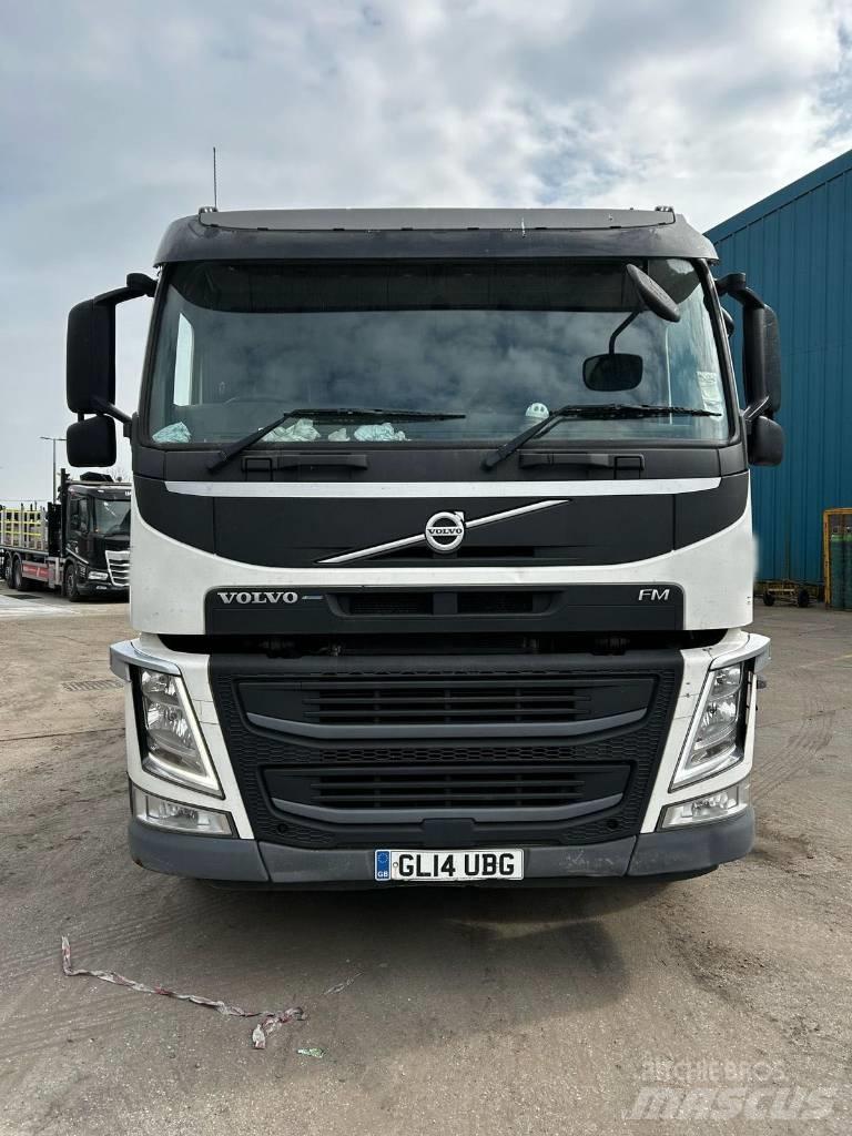 Volvo FM 330 Platformas/izkraušana no sāniem