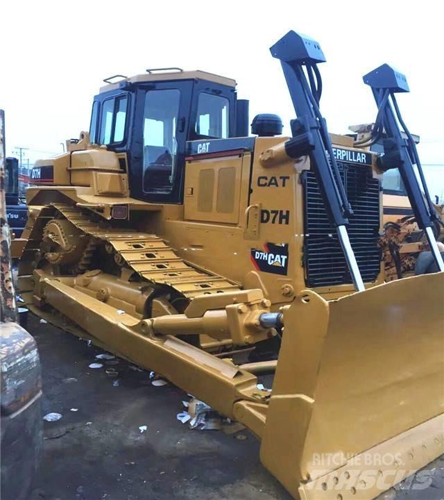 CAT D7H Kāpurķēžu buldozeri