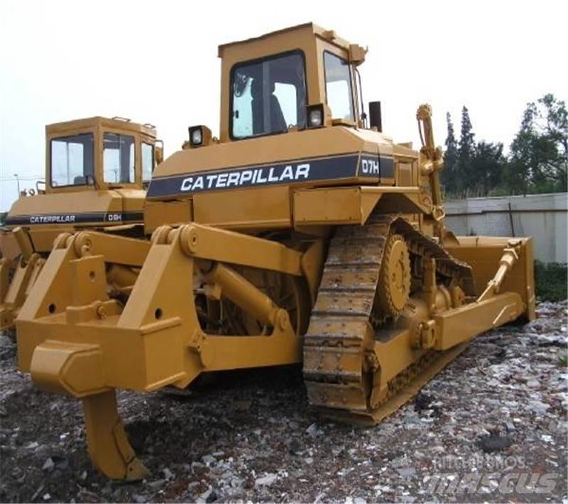 CAT D7H Kāpurķēžu buldozeri