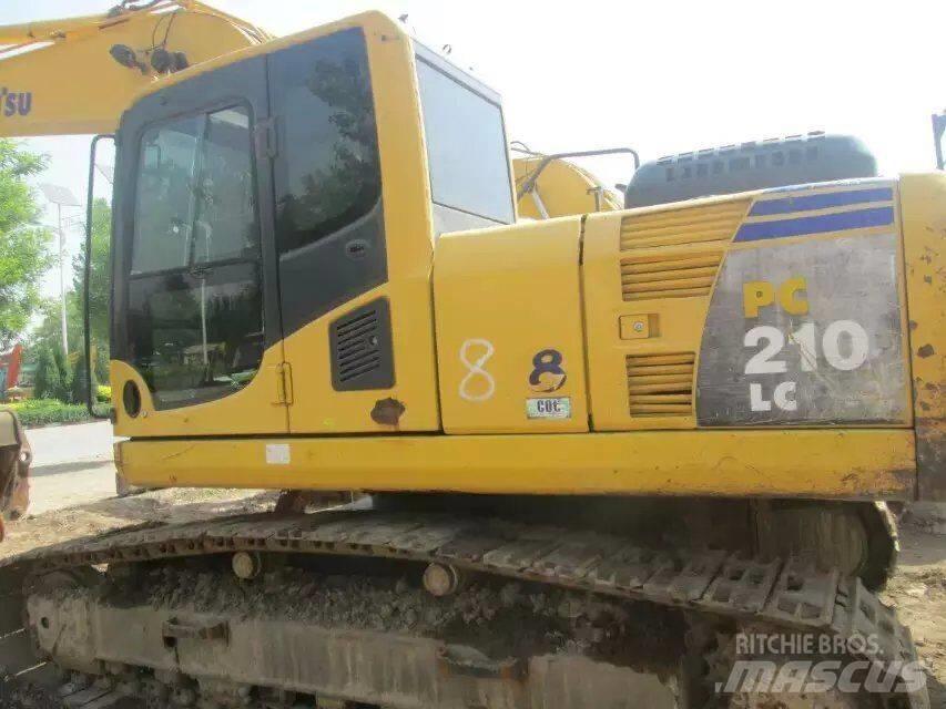 Komatsu PC 210-7 Kāpurķēžu ekskavatori