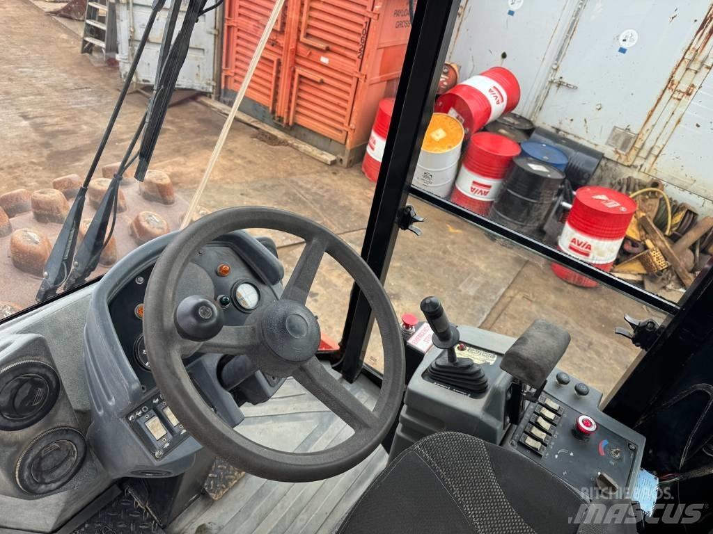 CAT CP 533 E Vienvalča grunts veltņi