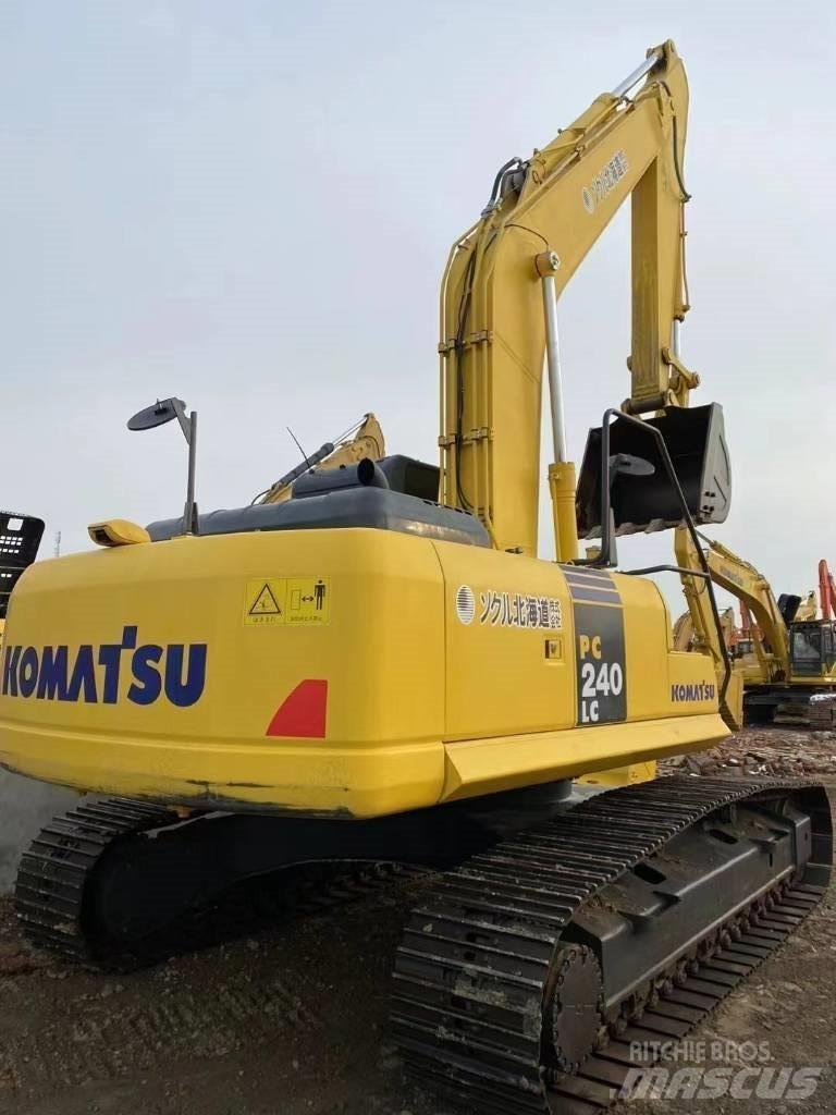 Komatsu 240LC-8 Kāpurķēžu ekskavatori