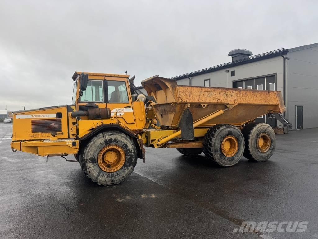 Volvo A 25 C 6x6 Artikulētie pašizgāzēji
