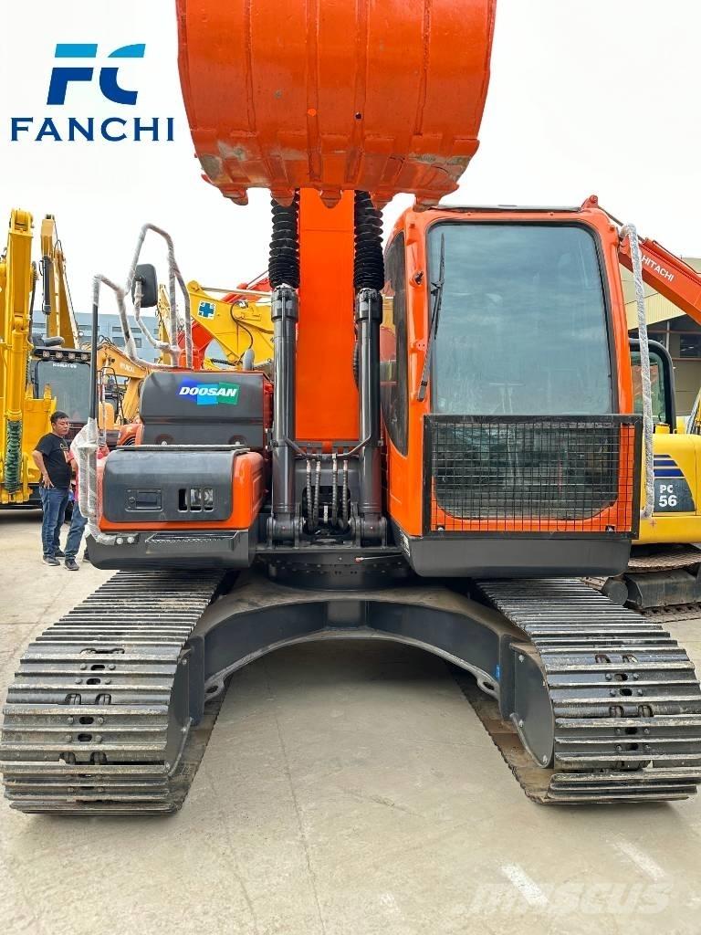Doosan dx150 Kāpurķēžu ekskavatori