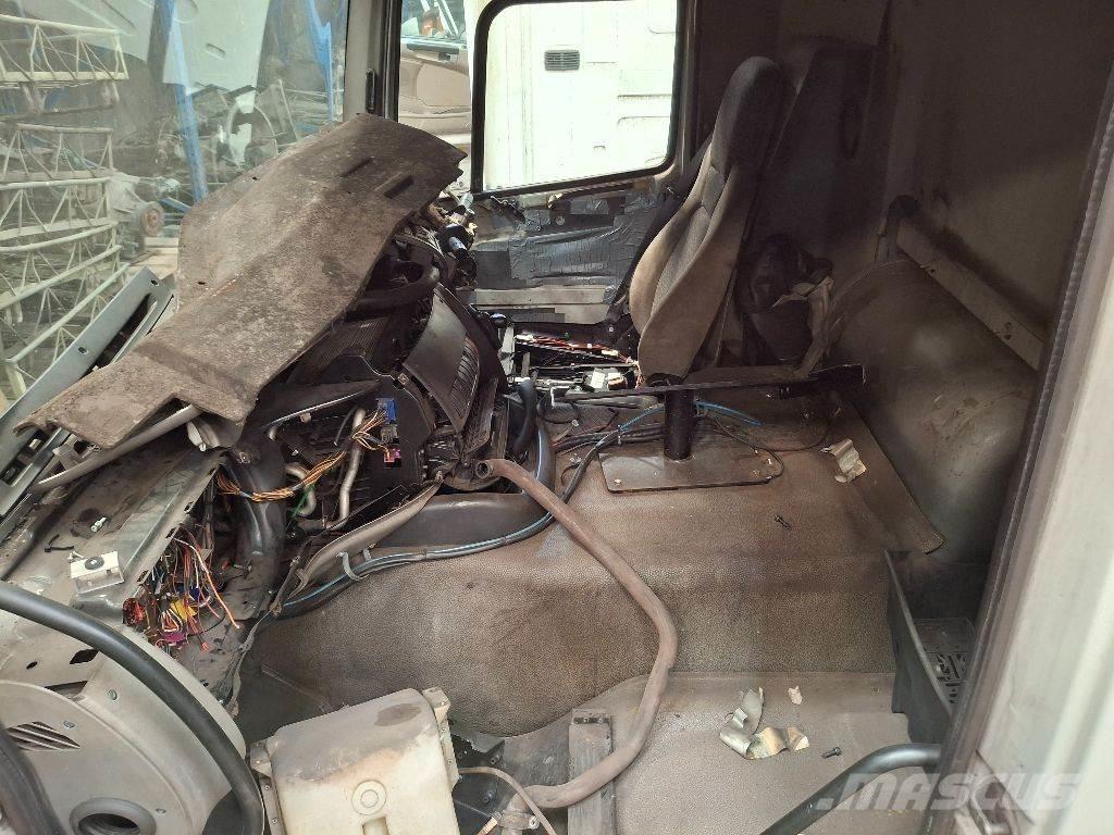 DAF CF 85.360 Kabīnes un interjers